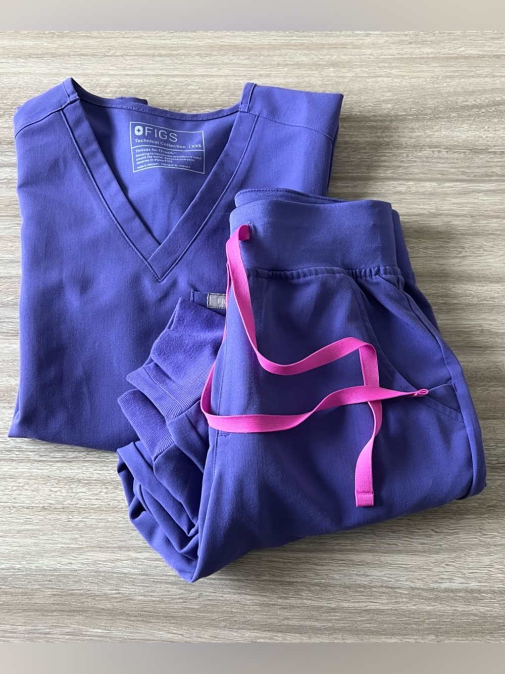 Figs Amethyst Scrub Set